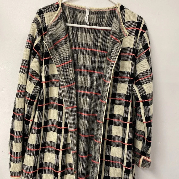 NY Collection Women's Plaid Long Cardigan Sweater Size 2X Black, Red and Beige‎ - Picture 2 of 7